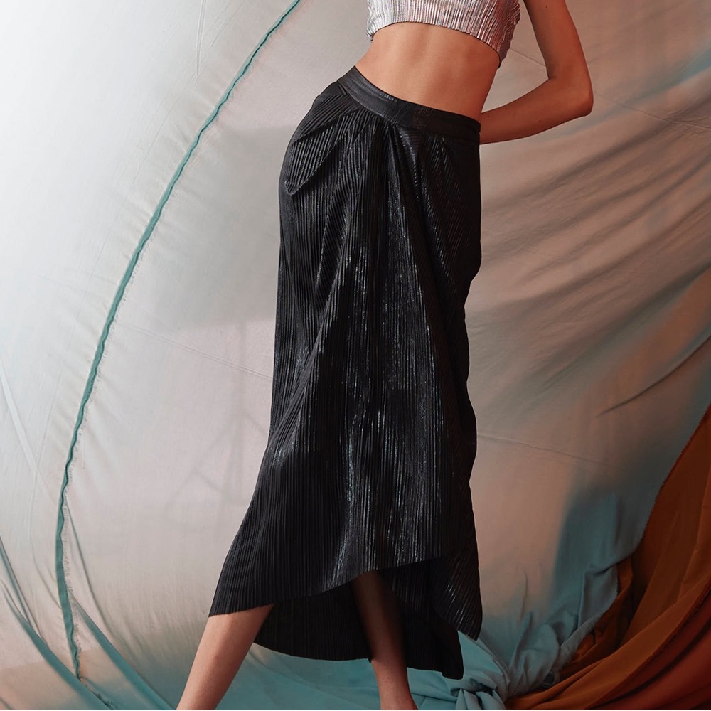 Dash and Dot Black Polyester Draped Skirt